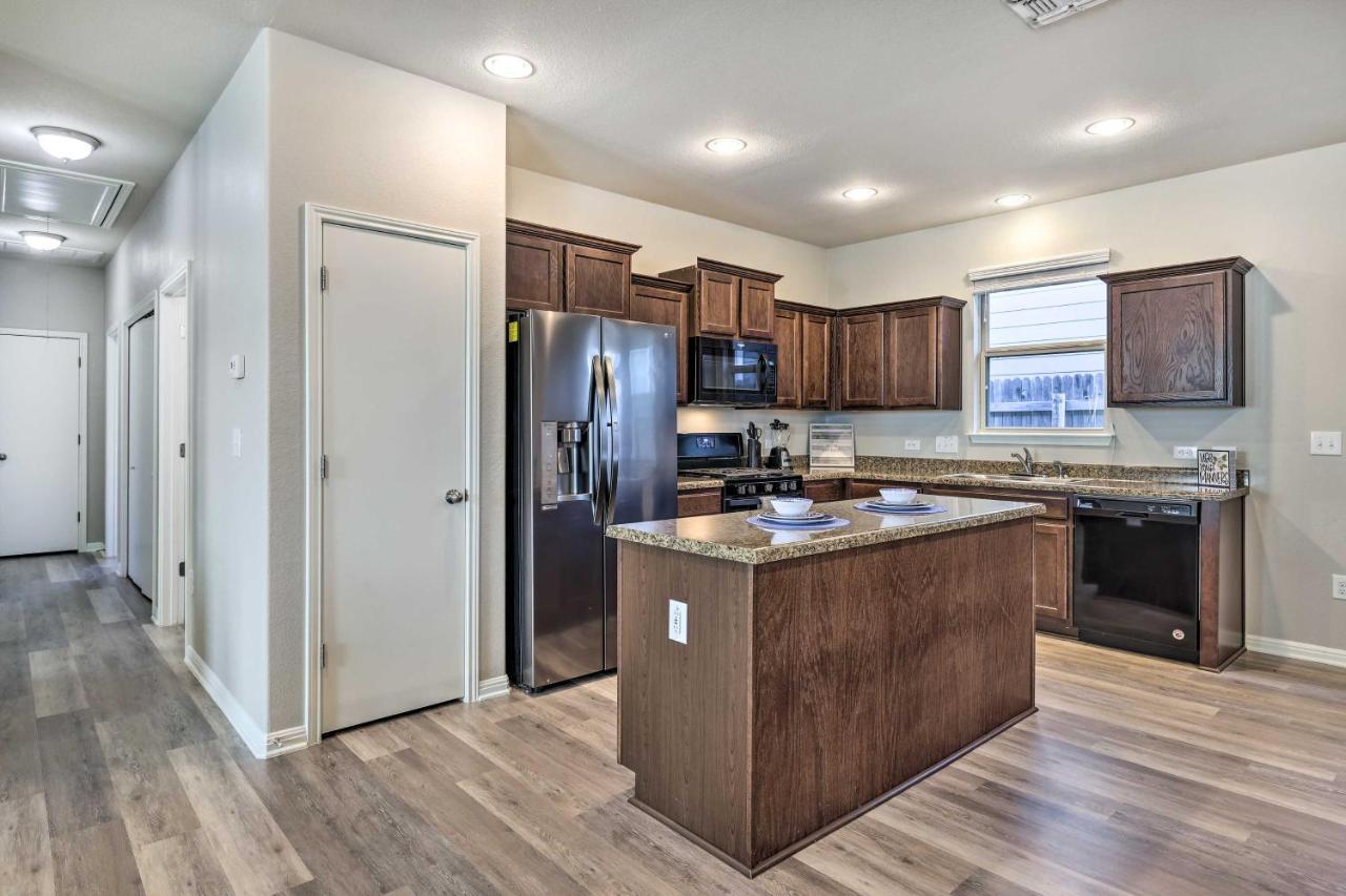 Buda Home With Smart Tv About 19 Mi To Downtown Austin Ngoại thất bức ảnh