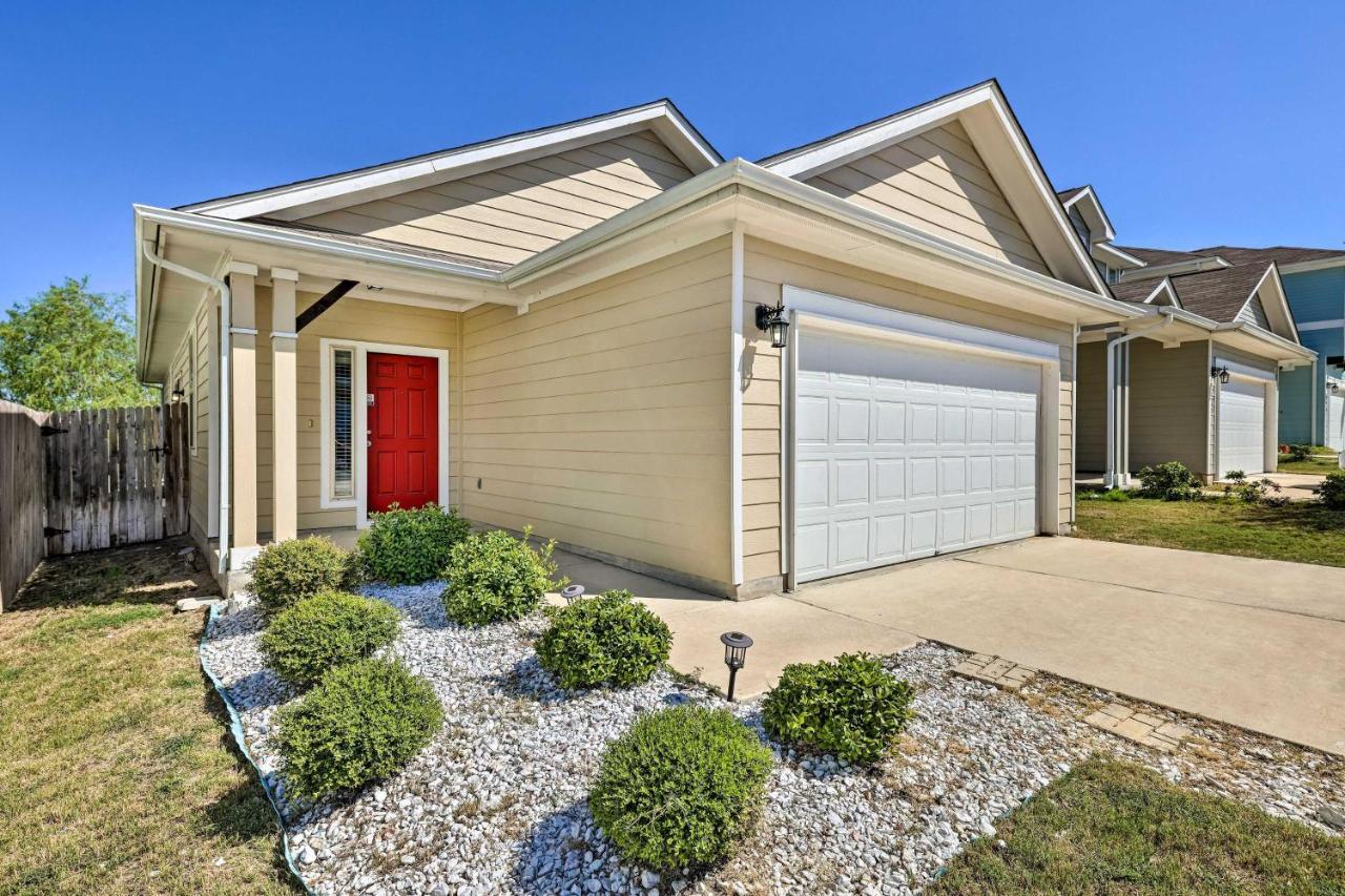 Buda Home With Smart Tv About 19 Mi To Downtown Austin Ngoại thất bức ảnh