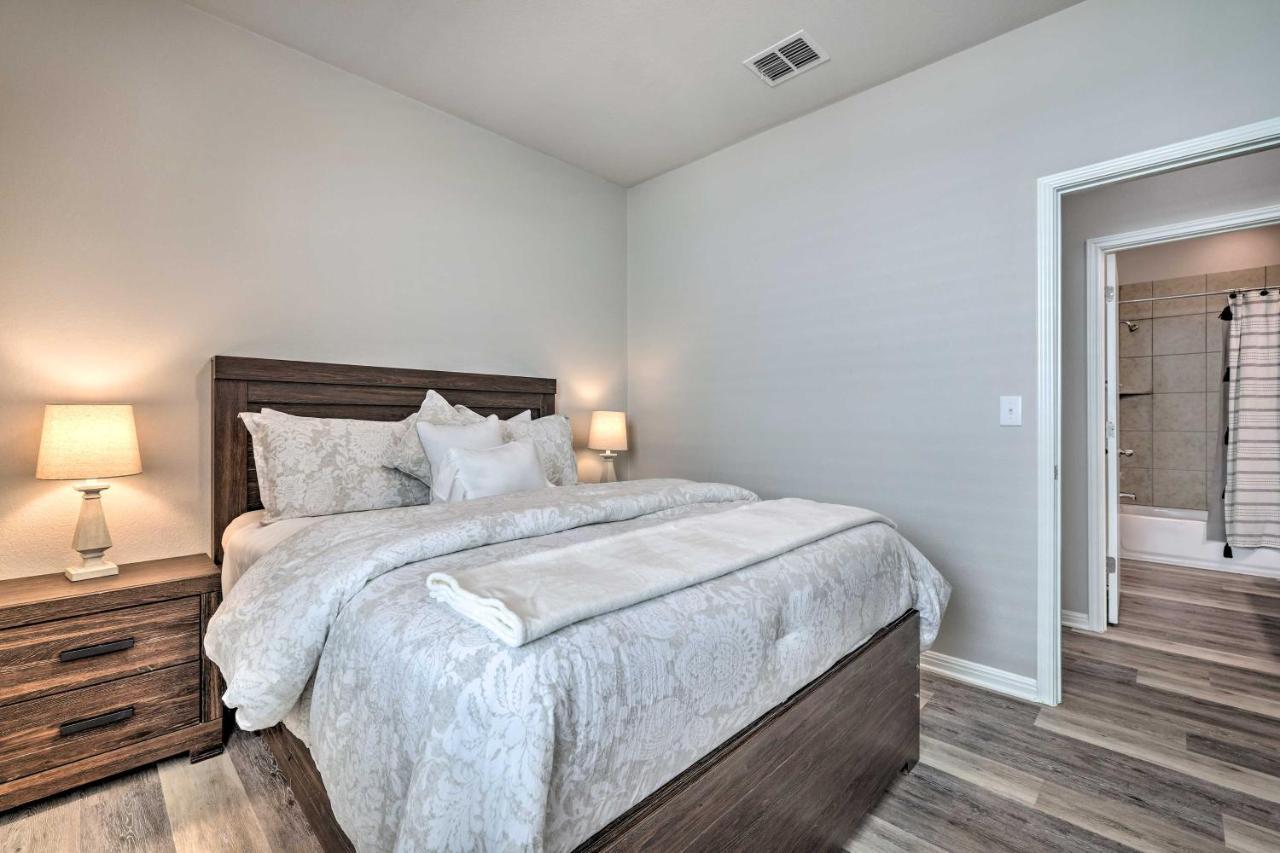 Buda Home With Smart Tv About 19 Mi To Downtown Austin Ngoại thất bức ảnh